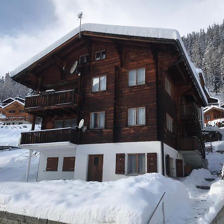 Ferienwohnung Im Chalet Boubou Wiler Exteriör bild