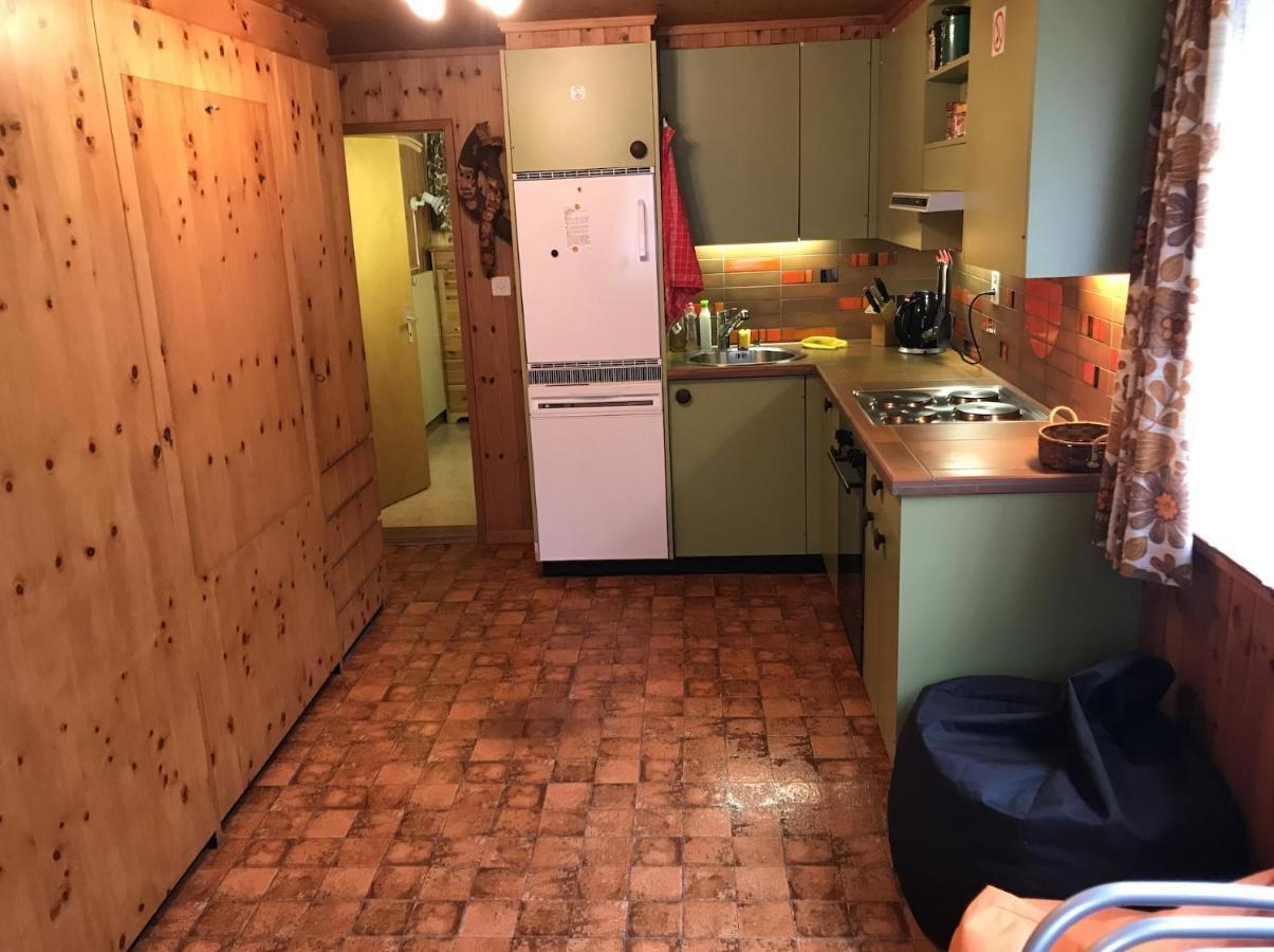Ferienwohnung Im Chalet Boubou Wiler Exteriör bild