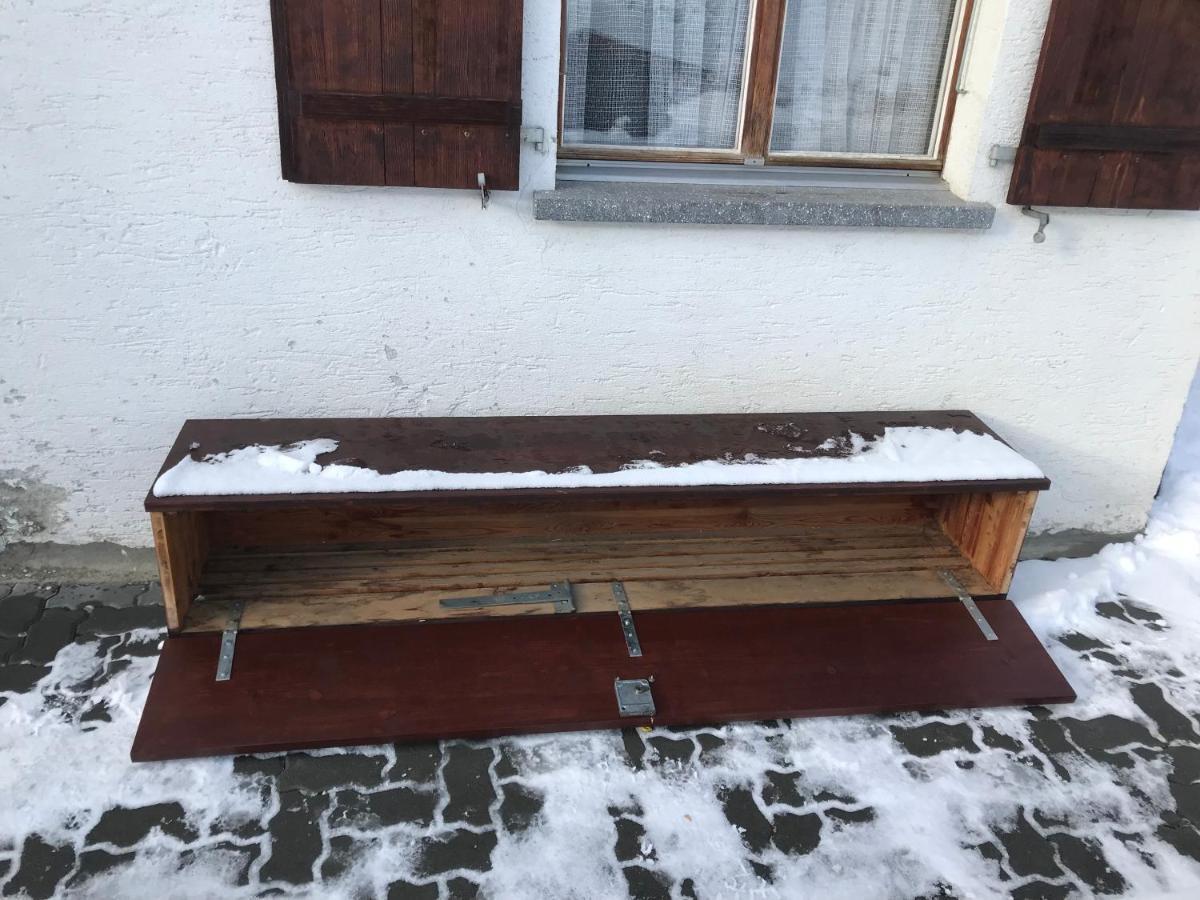 Ferienwohnung Im Chalet Boubou Wiler Exteriör bild