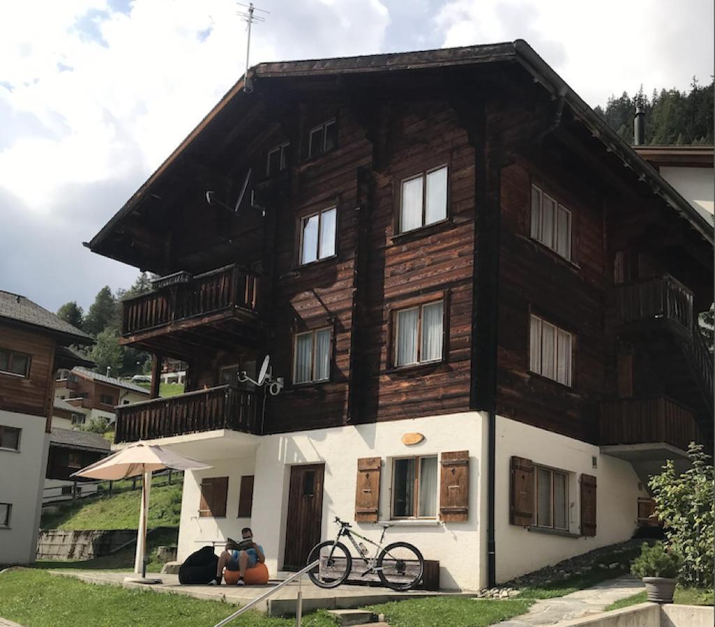 Ferienwohnung Im Chalet Boubou Wiler Exteriör bild